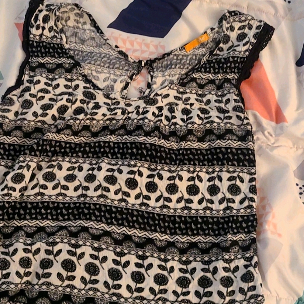 Cute patern blouse/shirt